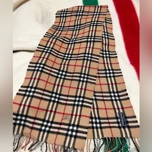 🧡Vintage Burberry’s 1980’s Wool Scarf🧡